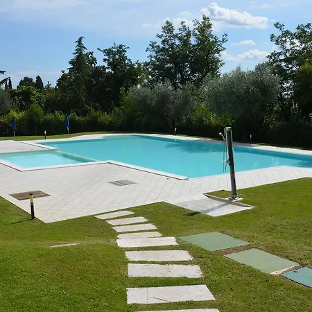 贝尔菲奥里住宿加早餐旅馆 Moniga del Garda